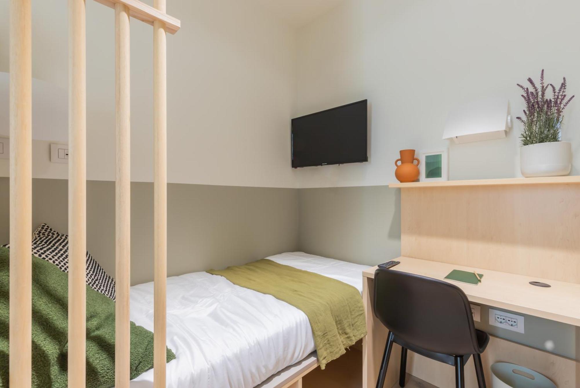 Well-Located Campus Rooms Near City Park Milan Exterior photo